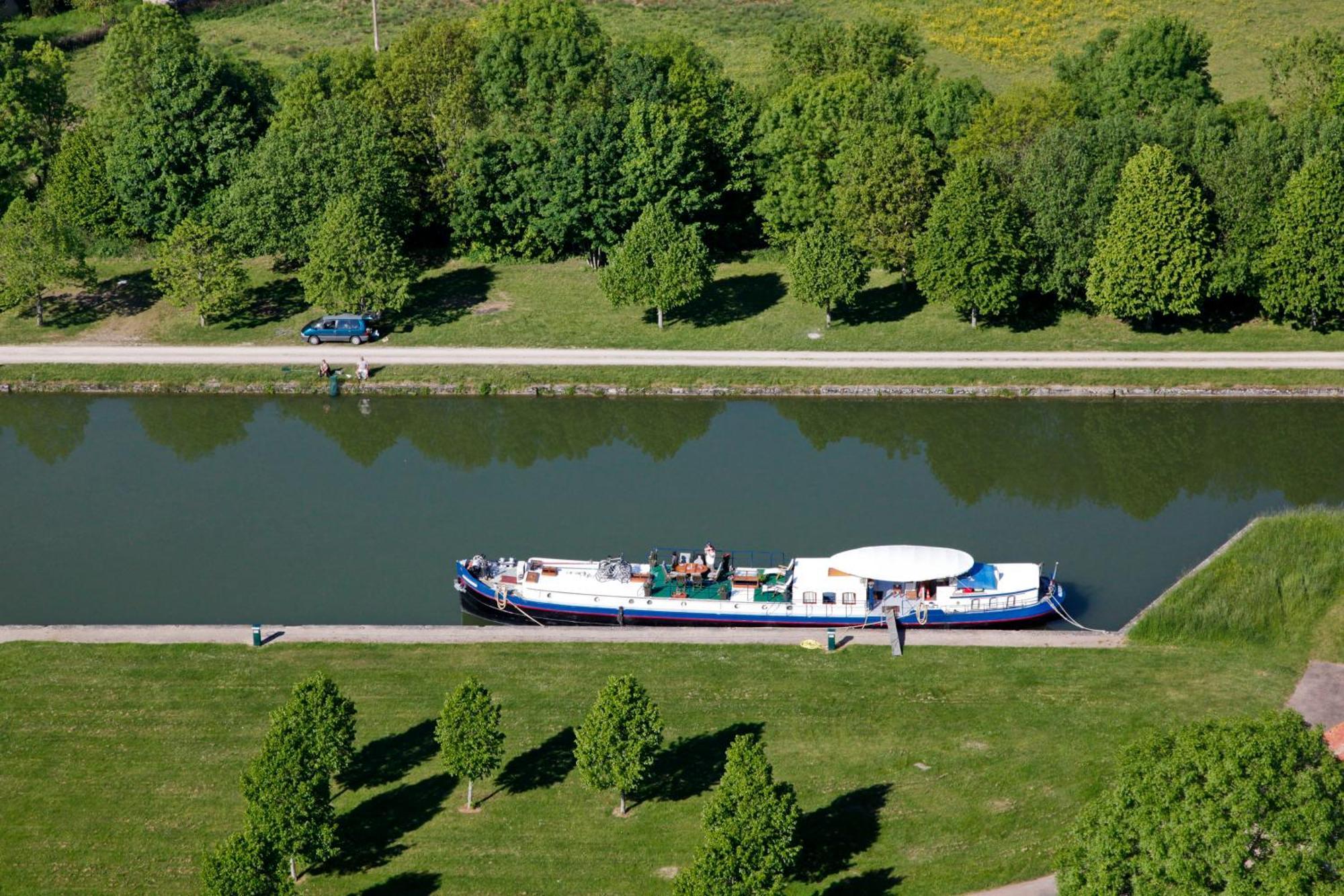 Maison Chaleureuse A Eringes Avec Jardin Et Parking Inclus Экстерьер фото